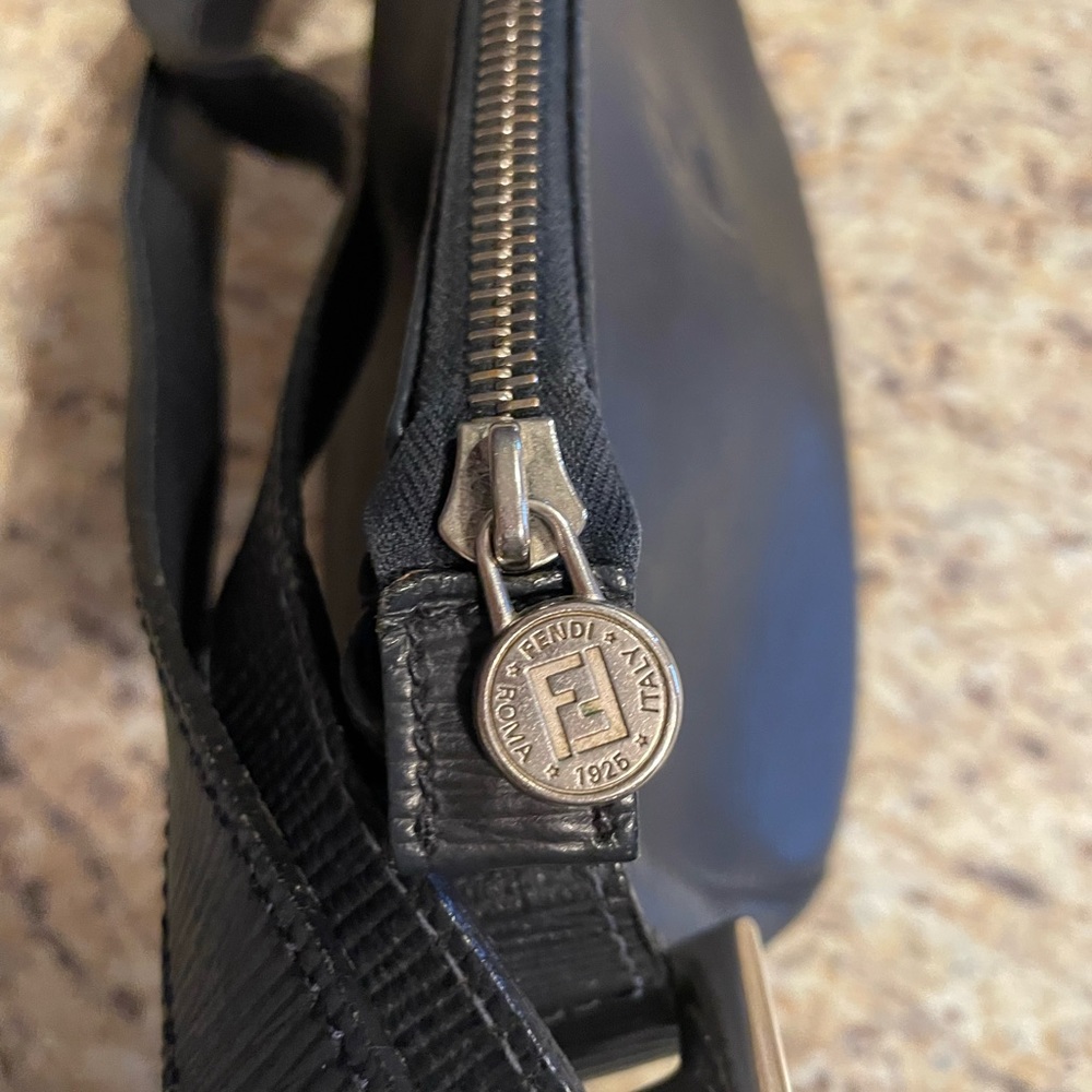 Fendi FF Vintage Crossbody / Shoulder Bag - Picture 4 of 16